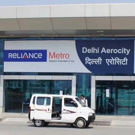 Hotel Golden Bliss At New Delhi International Airport-3